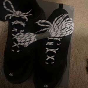 Balenciaga triple s black
